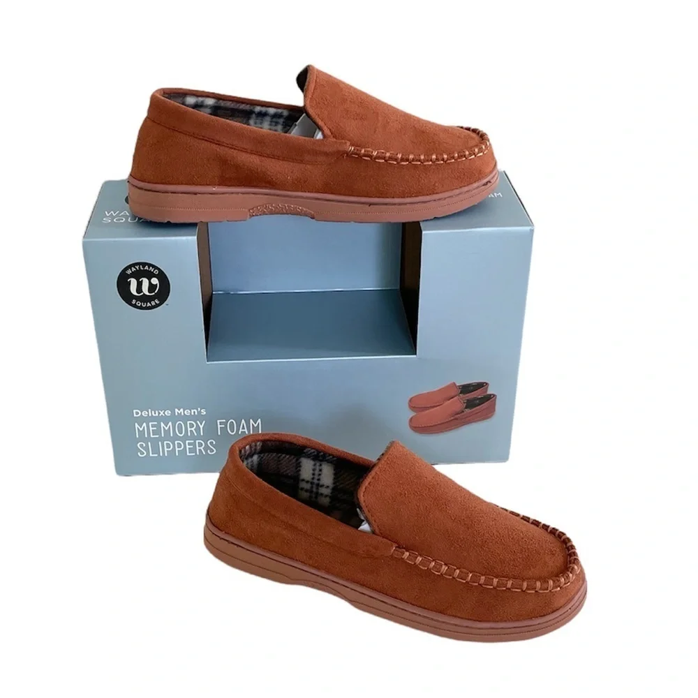 Wayland Square Deluxe Men’s Small Memory Foam Slippers Slip-on Non-Slip Sole 6-7